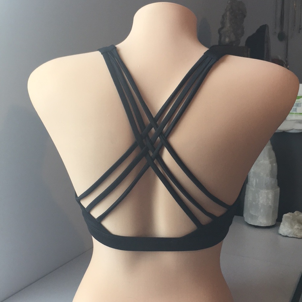 Victoria’s Secret VSX criss cross strap sports bra